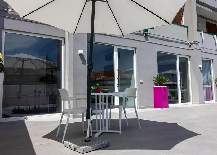 Tropicana Suite - Adults OnlyBed and Breakfast